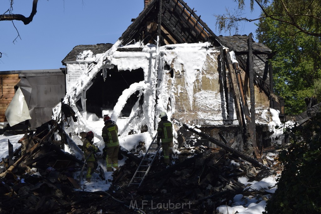 Grossfeuer Einfamilienhaus Siegburg Muehlengrabenstr P1425.JPG - Miklos Laubert